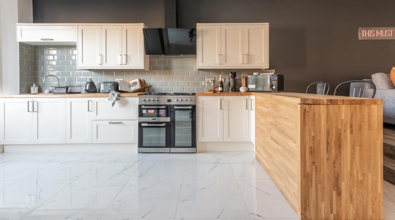 Ty Hapus Newport - Luxury 4 Bedroom Home ภายนอก รูปภาพ