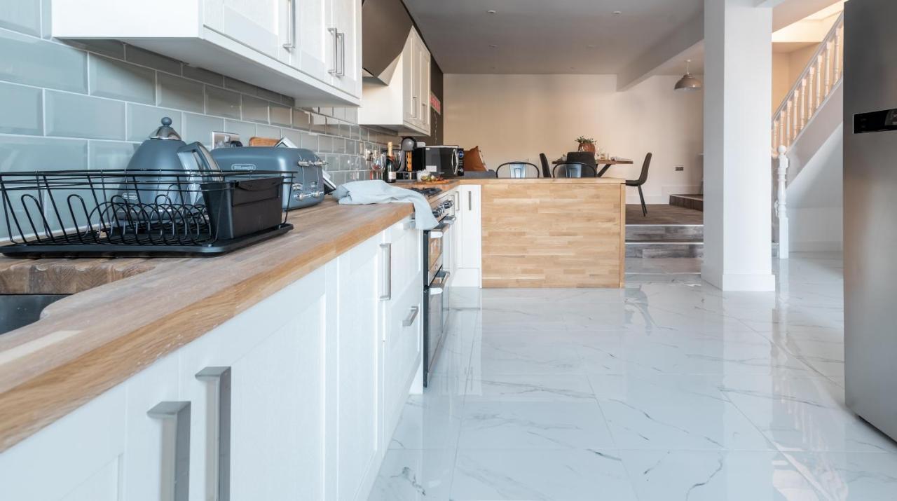Ty Hapus Newport - Luxury 4 Bedroom Home ภายนอก รูปภาพ